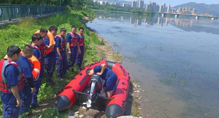 補短板強弱項，提技能礪精兵，縣應急管理局開展水上救援訓練